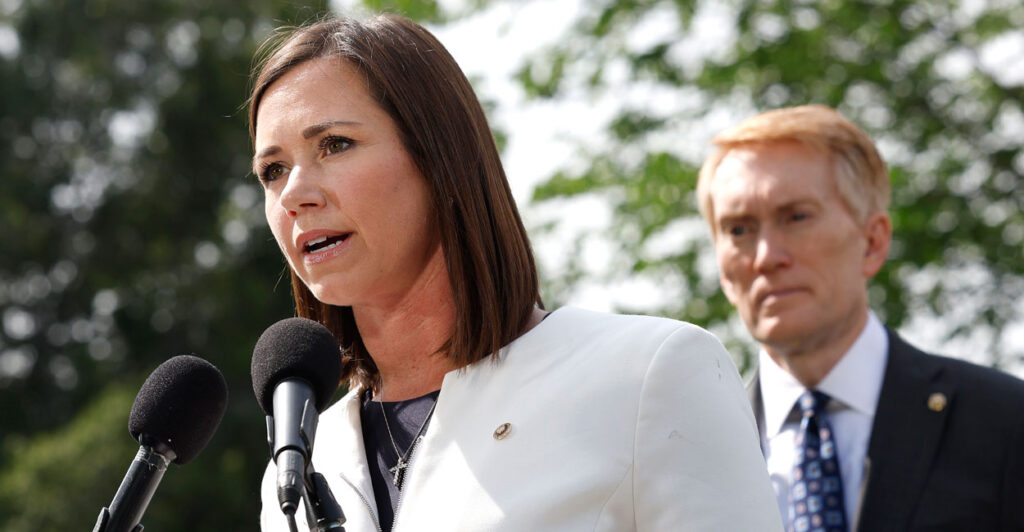 10 GOP Senators Flip-Flop to Support Ukraine Aid