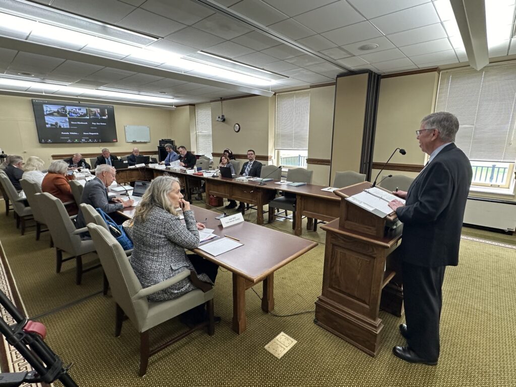 Senate Republicans’ judicial oversight committee gets constitution lessons at first
