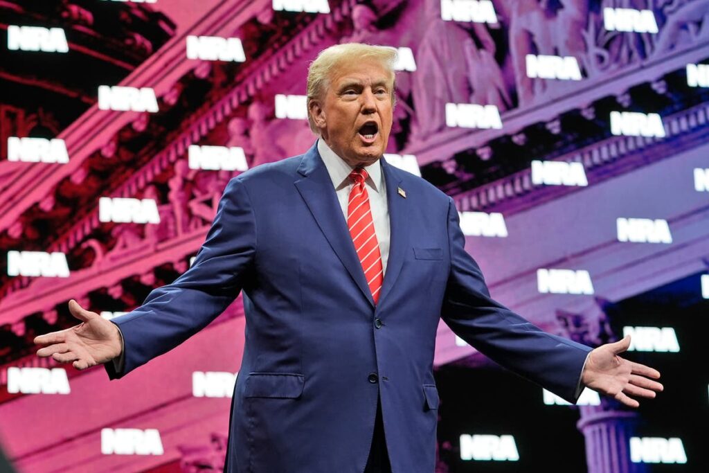 Trump appears to freeze for 30 seconds during NRA speech