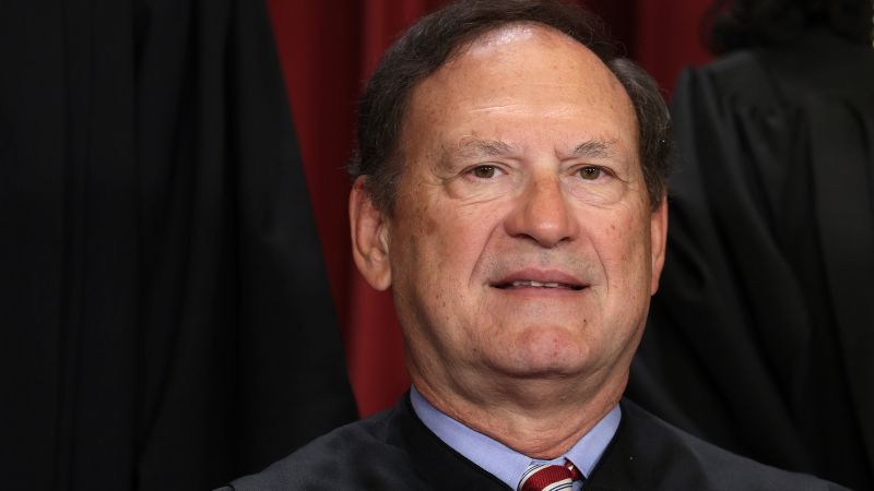 Key GOP senators criticize Alito over upside-down flag incident | CNN Politics