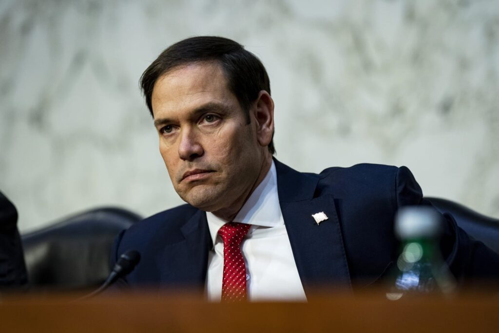 Eyeing the 2024 Trump ticket, Rubio joins a pitiful Republican race to the bottom