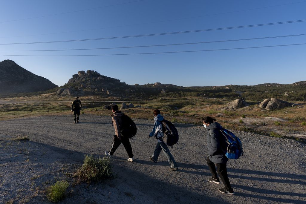 Top Senate Republicans press Mayorkas on admission of eight suspected ISIS terrorists at