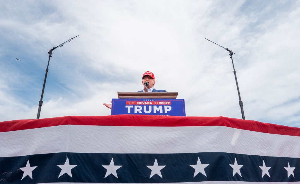 Trump Complains About Heat at Las Vegas Rally