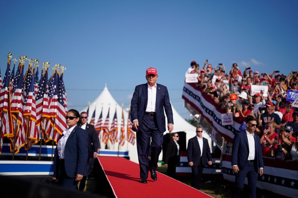 Secret Service encourages Trump campaign to stop outdoor rallies