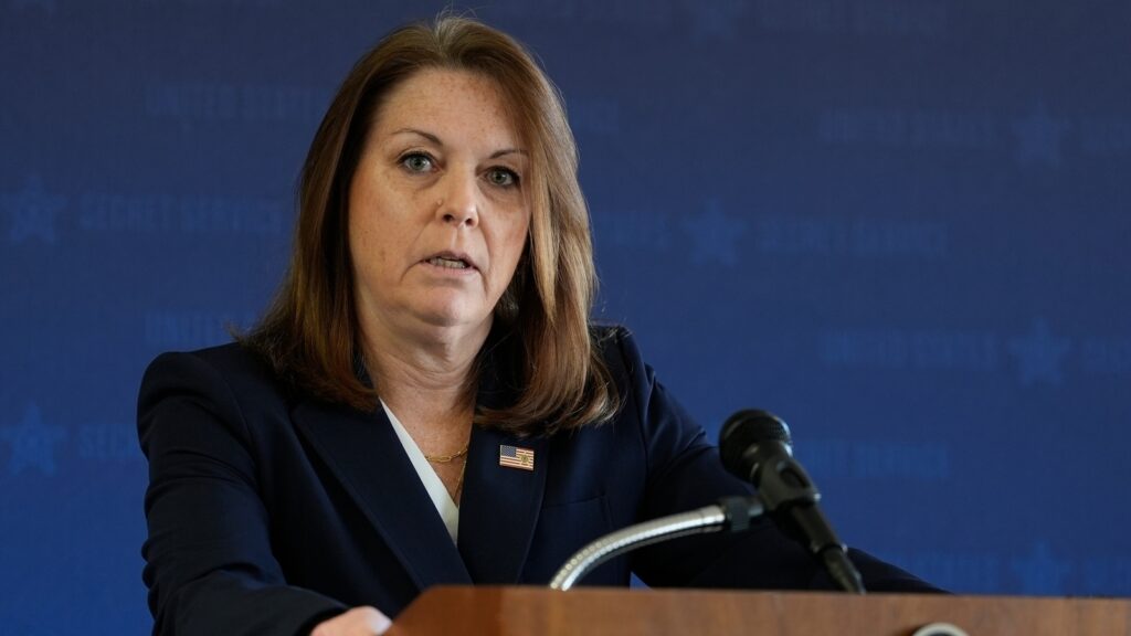 Wild video shows GOP senators chasing down Secret Service Director at RNC amid calls to