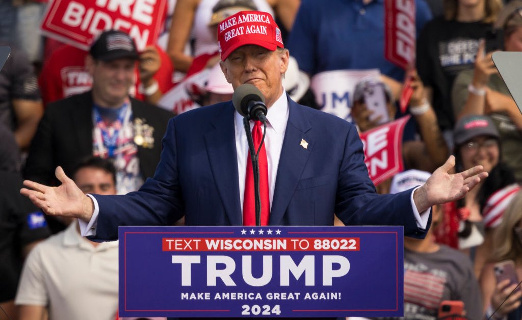 Billionaire Boosts Trump Campaign With $50 Million Donation