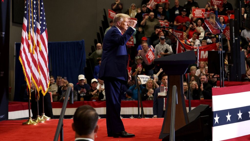 Trump Insiders Say His 2024 Campaign Is More Disciplined: “This Time, He’s Not Talking to