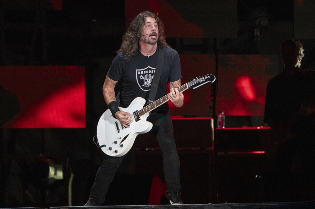Foo Fighters say they did not OK Trump using ‘My Hero’ at Arizona rally – WTOP News