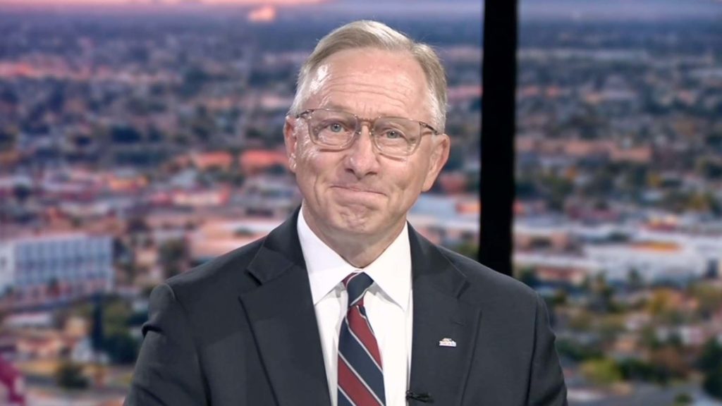 Republican mayor from border state explains why he just endorsed Harris for president