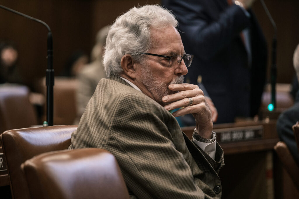 Oregon Republican senator representing coast submits plan to exclude tips from taxes •